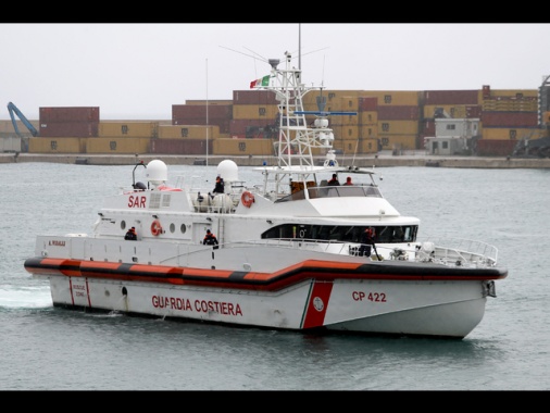 Si capovolge barcone migranti, un morto e dispersi