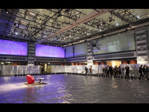 Borsa: Milano apre in rialzo, +0,36%