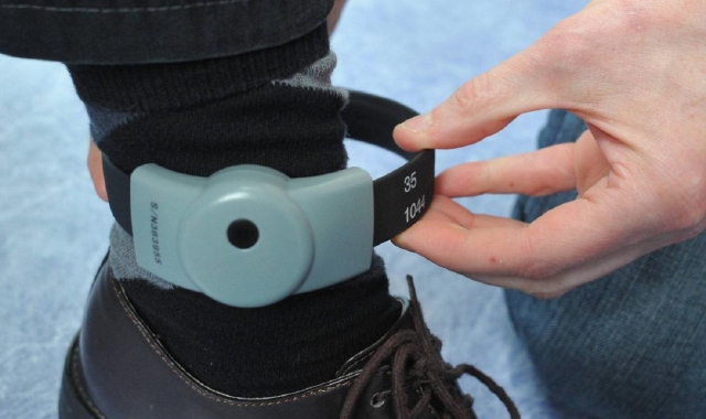 Braccialetto elettronico allo stalker del bus