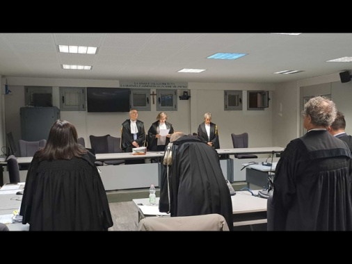 Abusi su minore, appello ribalta verdetto e condanna a 3 anni