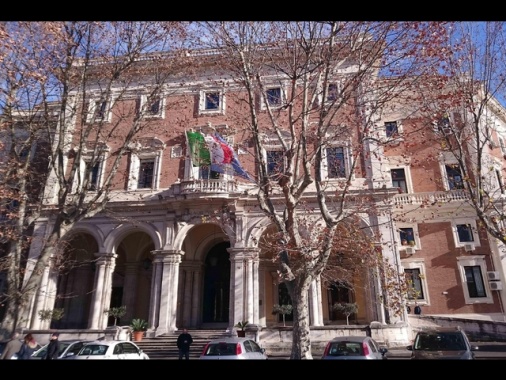 Tagli ministeri, oltre 7 miliardi in 3 anni, Mit più colpito