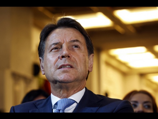 Conte a Meloni, si è fatta spiegar male utili delle banche