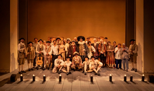 Il cast dello spettacolo (foto Masiar Pasquali)