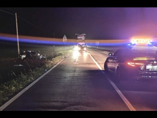 Frontale tra due auto nel Bolognese, muore bimbo di 7 anni