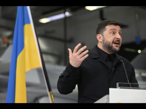 Zelensky, 'cessate fuoco possibile, far pressione sulla Russia'