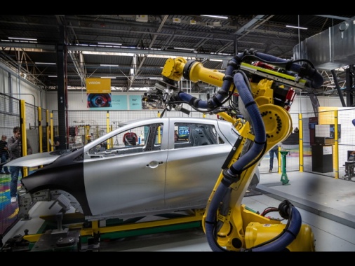 Meloni a von der Leyen, 'urgente intervenire sulle auto'