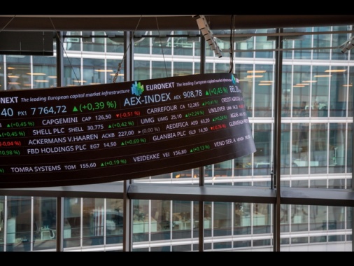 Borsa: l'Europa prosegue positiva, allunga il petrolio