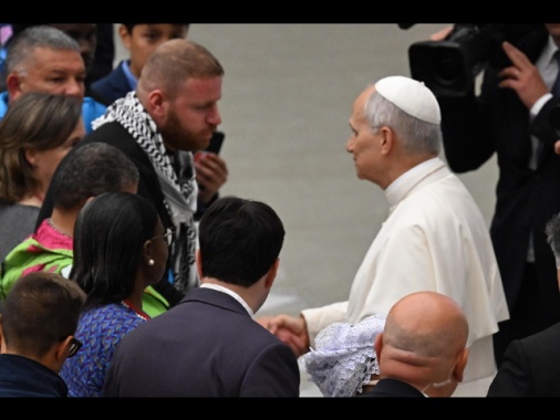 Il Papa a movimenti popolari, terra, casa e lavoro diritti sacri