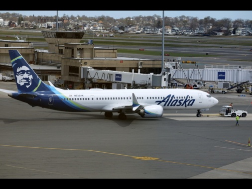 Guasto al sistema informatico, Alaska Airlines sospende voli