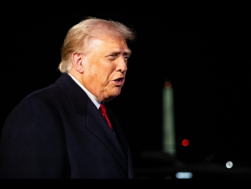 Trump partito per l'Asia, dovrebbe incontrare Xi