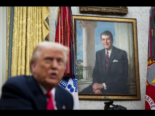 Trump aumenta i dazi contro il Canada del 10%