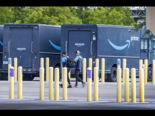 Amazon pronta a cacciare 30.000 dipendenti a partire da oggi