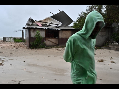 Già 3 morti in Giamaica mentre l'uragano Melissa si avvicina