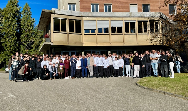 Iginio Massari ai ragazzi del De Filippi: «Seguite i sogni»