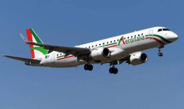 L’Embraer E190 utilizzato per il primo volo da Foggia a Malpensa