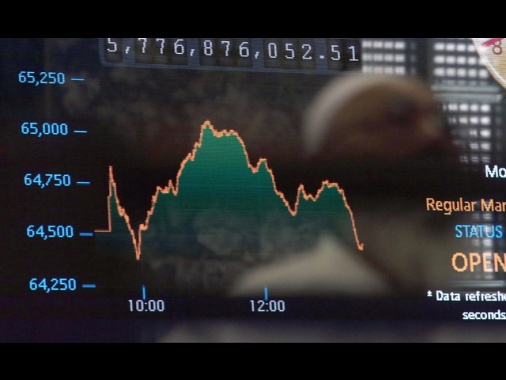 Borsa: Asia a ranghi ridotti, Tokyo chiusa, Shanghai +0,55%