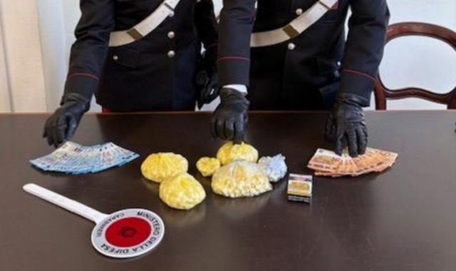 Il materiale sequestrato dai carabinieri