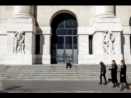 Borsa: Milano chiude in rialzo (+0,41%)