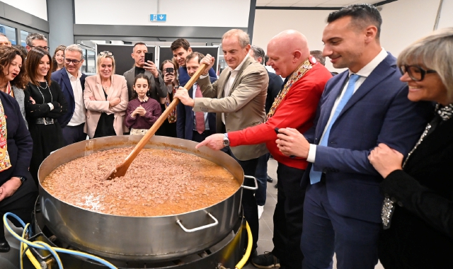 I bruscitti sono stati cucinati nel tradizionale pentolone (foto Domenico Ghiotto)