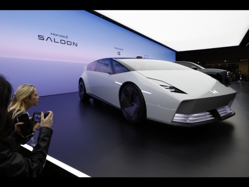 Honda rivede al ribasso le stime sull'utile annuale