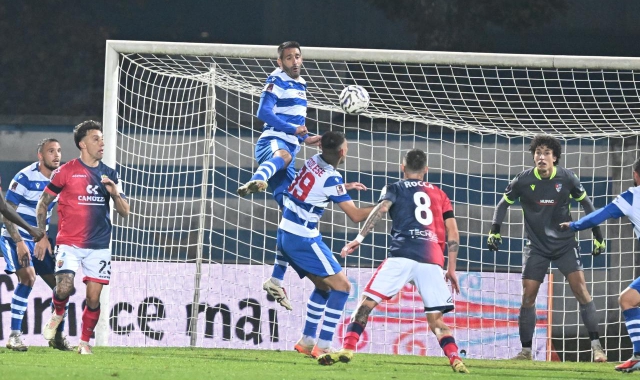 Solo un pareggio per la Pro Patria nella gara casalinga col Lumezzane  (Foto Domenico Ghiotto)