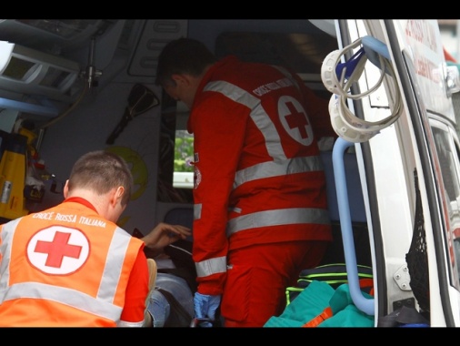 Accoltellata a Roma 'aggredita dal mio compagno'