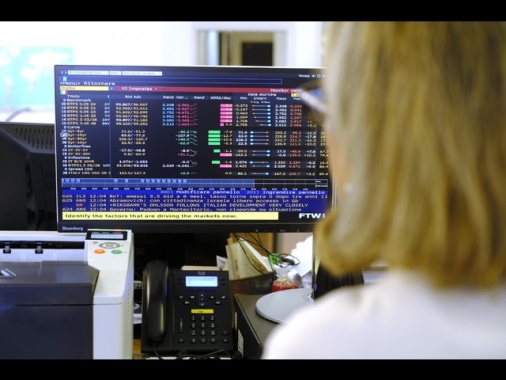 Lo spread tra Btp e Bund chiude piatto a 75 punti base
