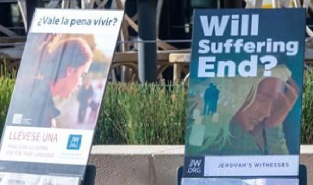 La madre, i maltrattamenti, i Testimoni di Geova: divieto di avvicinamento