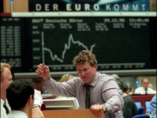 Borsa: Milano chiude in calo, Ftse Mib -0,6%