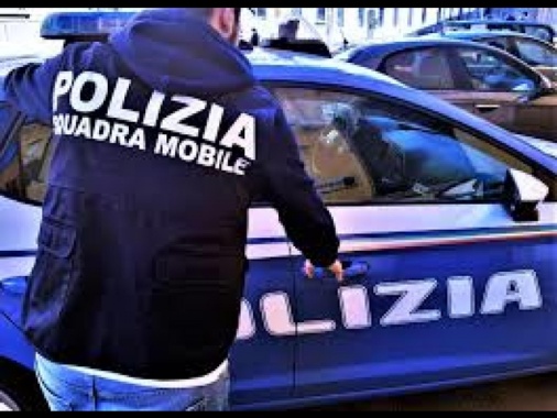 ++ Ferito da colpo di pistola alla testa, muore 19enne a Napoli ++