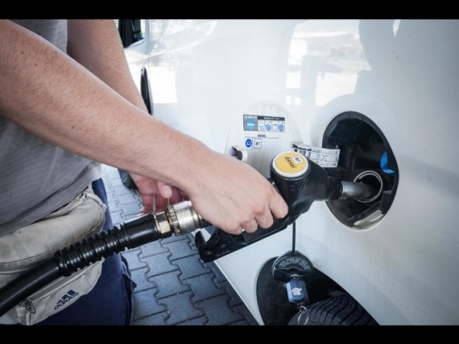 Prosegue l'aumento del gasolio auto, self a 1,714 euro/litro