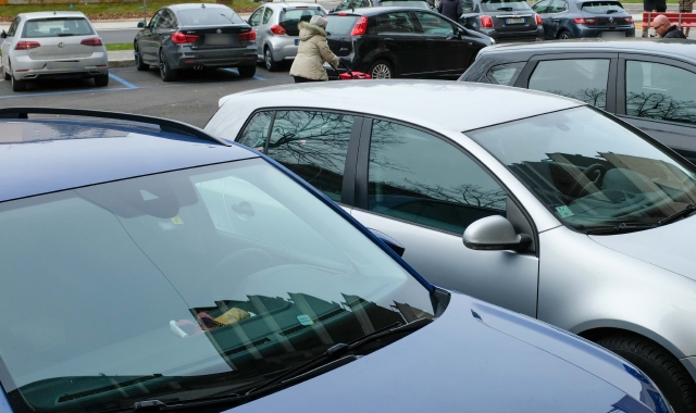 Rubano le chiavi di casa dall’auto. Ma il colpo fallisce
