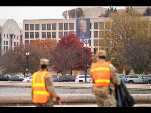 Sparatoria vicino alla Casa Bianca, due soldati colpiti