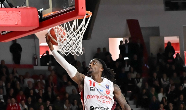 Ike Iroegbu in campo contro Bologna (foto Angelo Puricelli)