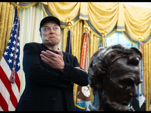 L'Ue replica a X,'nessun uso scorretto del nostro account'