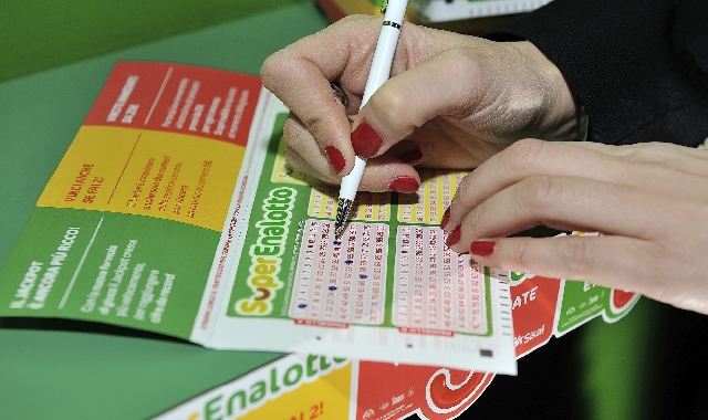 Azzecca il 5 al SuperEnalotto: 43.000 euro