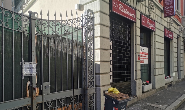 La pizzeria posta sotto sequestro dopo l’incendio nella notte, quando il locale era chiuso