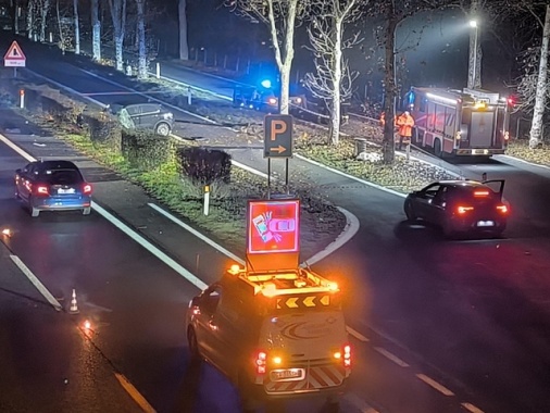 La bimba morta sull'A5, l'incidente provocato da un furgone poi fuggito