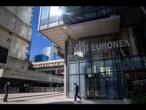 Borsa: l'Europa parte in leggera flessione in attesa della Fed