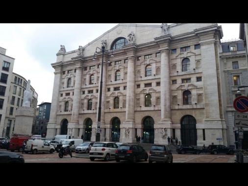 Borsa: Milano chiude in calo dello 0,25%