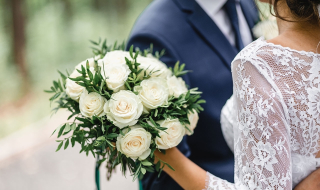 Si sposa grazie a un atto falso creato con l'intelligenza artificiale