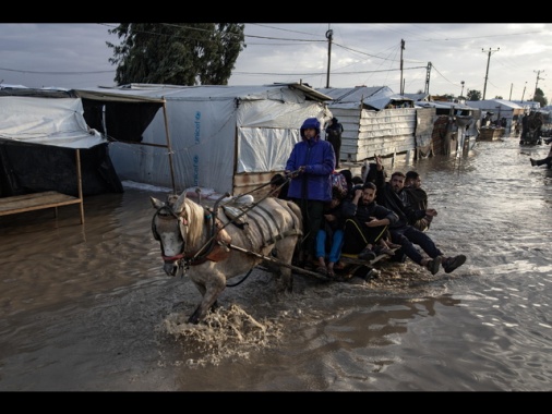 Media, 'uno altro neonato e un bambino di 9 anni morti di freddo a Gaza'
