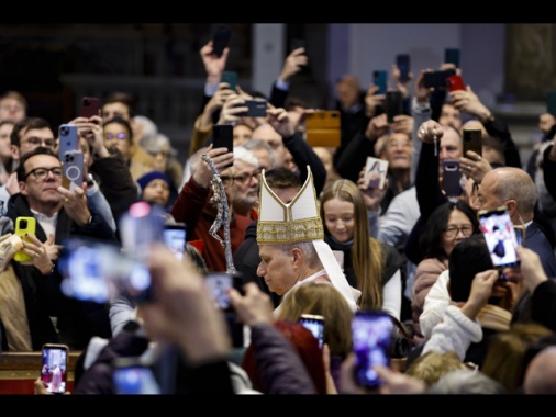 Il Papa nel Giubileo dei detenuti, 'nessuno vada perduto,servono amnistie'
