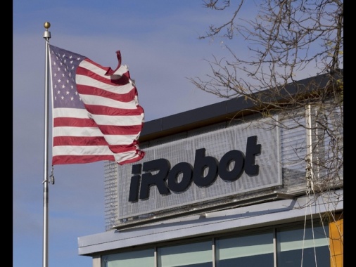 iRobot getta la spugna, il robot aspirapolvere Roomba in bancarotta