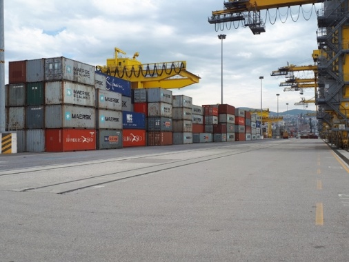 Istat, export cala su mese 3% a ottobre, import +0,3%