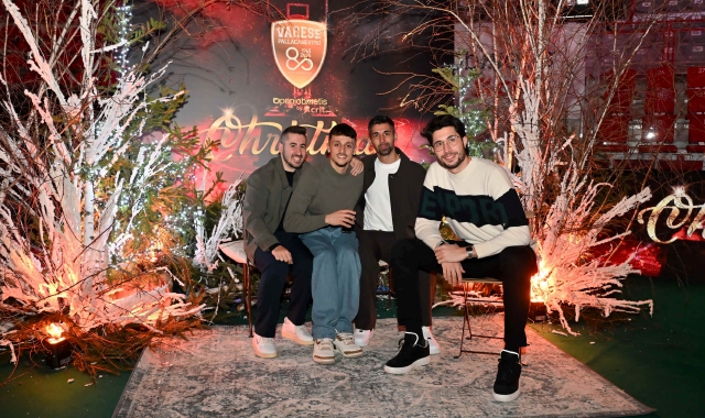 Festa della Pallacanestro Varese stasera all’Itelyum Arena (foto Angelo Puricelli)