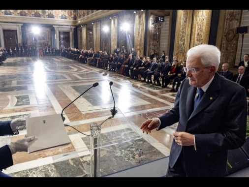 Mattarella,forze politiche hanno loro priorità,ma su grandi temi lavorino insieme
