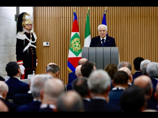 Mattarella, spesa per difesa poco popolare ma mai così necessaria