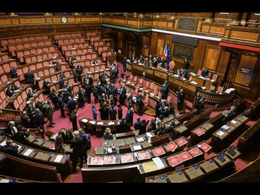 Via libera del Senato alla manovra, passa alla Camera