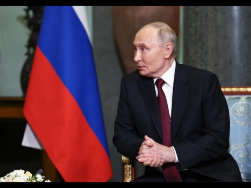 Media, 'Putin incontra ministri Siria per partnership sulla Difesa'